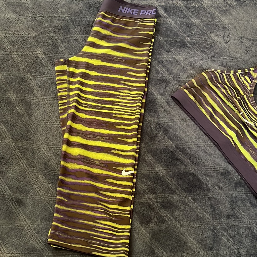 Nike Pro Dri Fit Capri Athletic Set Deep Purple & Volt Size M - Picture 9 of 11
